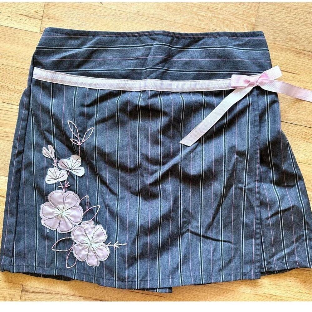 Vintage Y2k Grey Pink Pinstripe Mini Skirt Floral Embroidery XS Coquette